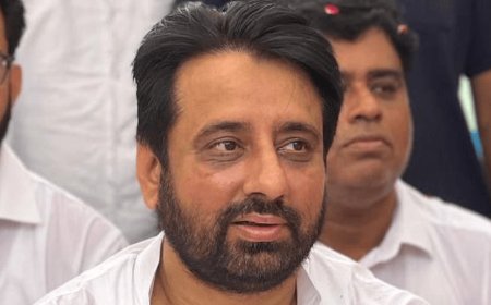 अमानतुल्लाह खान पर मनी लॉन्ड्रिंग के आरोप दिखा उठा ले गई घर से ईडी!  मनीष सिसोदिया ने कहा   "मोदी की तानाशाही और ED की गुंडागर्दी दोनों जारी है "