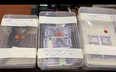 प्रयागराज के मदरसे से नकली नोट छापने की मशीन मिलने के बाद अब आरएसएस की किताबे मिलने से प्रशासन के भी उड़े होश!