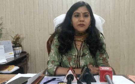 अजब है भाई मेरठ! 5 साल से शिक्षिका नही आई स्कूल लेकिन अटेंडस लगती रही और घर बैठे मिलता रहा वेतन!