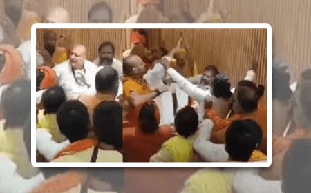 प्रयागराज महाकुंभ को लेकर अखाड़ों की बैठक में संत महात्माओं के बीच चले जमकर लात-घूसे