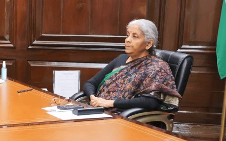 वित्त मंत्री ने दिया बड़ा संदेश अगले वर्ष बजट में टैक्स में होगी मिडिल क्लॉस के लिए बड़ी कटौती