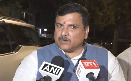 दिल्ली में नवरात्र के दौरान मांस की दुकानें बंद करने की मांग पर संजय सिंह ने कहा बीजेपी वालों में हिम्मत है तो केएफसी बंद कराएं.