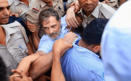 "नीट पेपर लीक पर राहुल गांधी का मोदी सरकार पर सीधा हमला: '152 पेपर लीक, छात्रों पर लाठियां... क्या यही नया भारत है?'