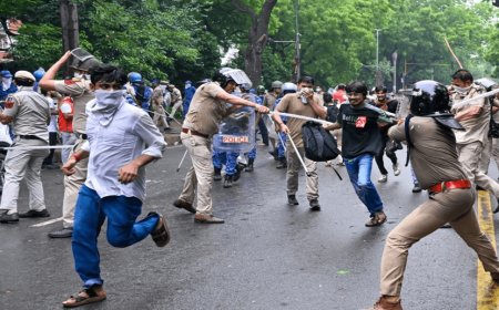 दिल्ली में NEETपेपर लीक मामले को लेकर छात्रों के प्रदर्शन के दौरान कथित पुलिस कार्रवाई पर तत्काल सुनवाई से सुप्रीम कोर्ट के इनकार पर सीजेपी ने कहा कि "इतना अंहकार ठीक नही"
